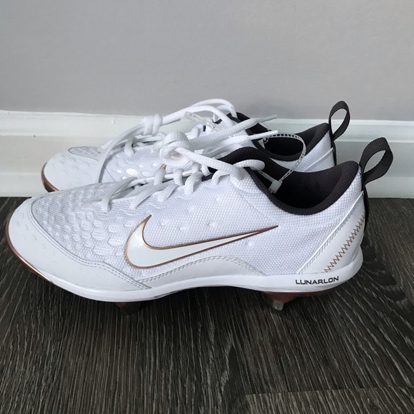 Nike Shoes - Nike Lunarlon Hyperdiamond softball Cleats